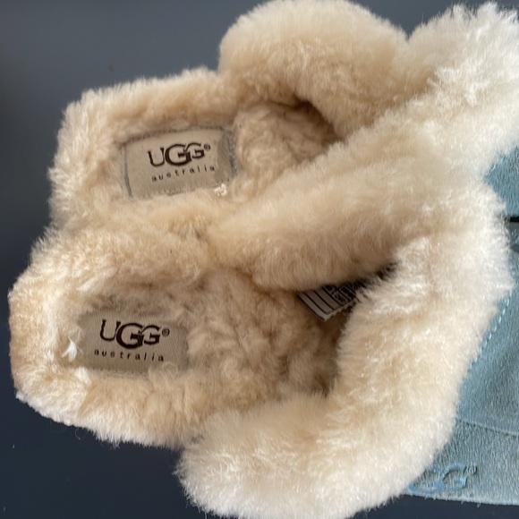 UGG Sherpa Clogs - Picture 2 of 8